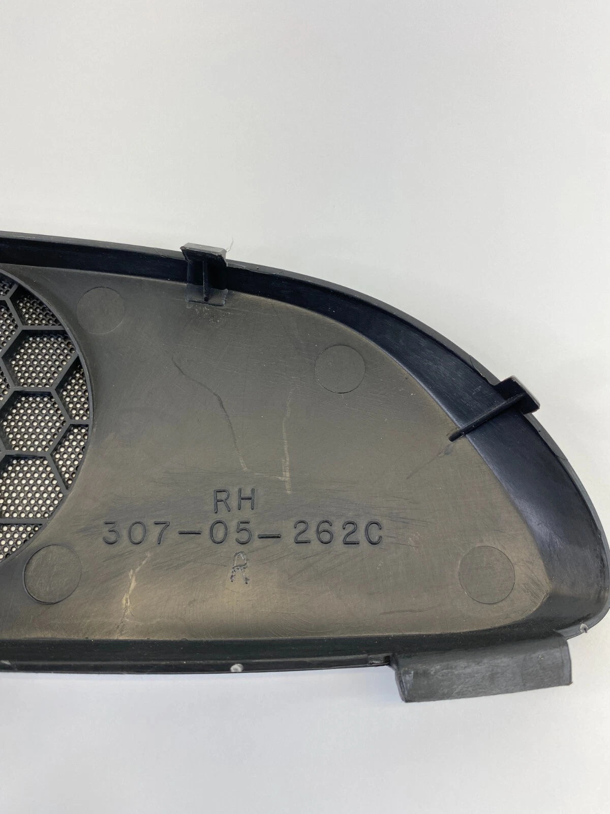 07-16 GMC ACADIA REAR RIGHT QUARTER PANEL SPEAKER GRILLE COVER 307-05-262C OEM