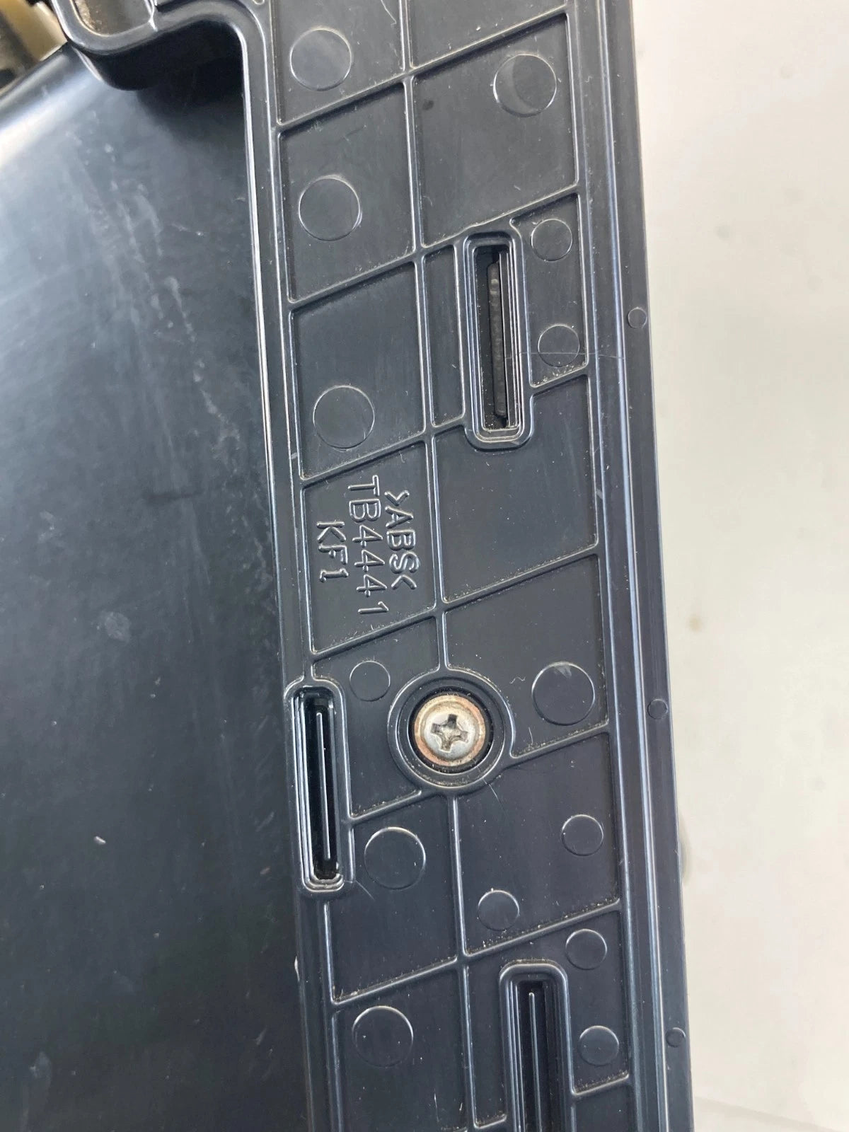 14-16 KIA FORTE CENTER CONSOLE ACCESSORY STORAGE TRAY W/ AUX & USB 84680-A7000