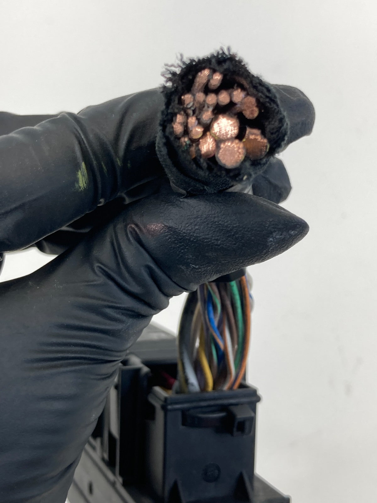 2008 2009 Land Rover LR2 AWD ABS Anti Lock Brake Pump Plug Connector OEM