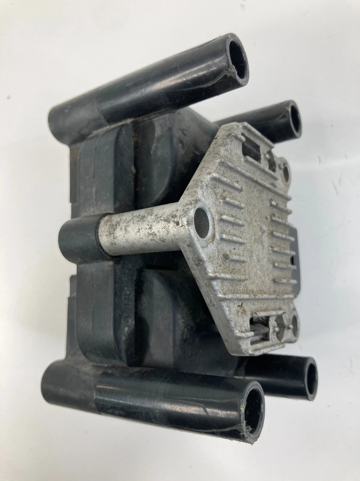 98 99 00 01 VOLKSWAGEN BEETLE 2.0L IGNITION DISTRIBUITOR COIL IGNITER PACK OEM
