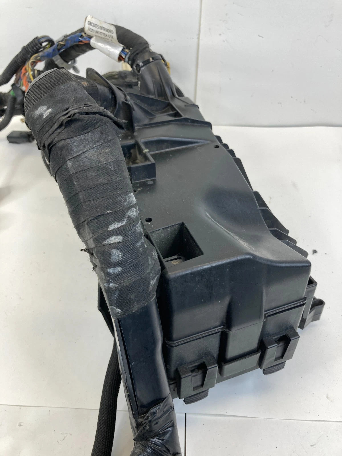 2013-2019 Ford Taurus Police Sedan Under Hood Cabin Fuse Relay Junction Block