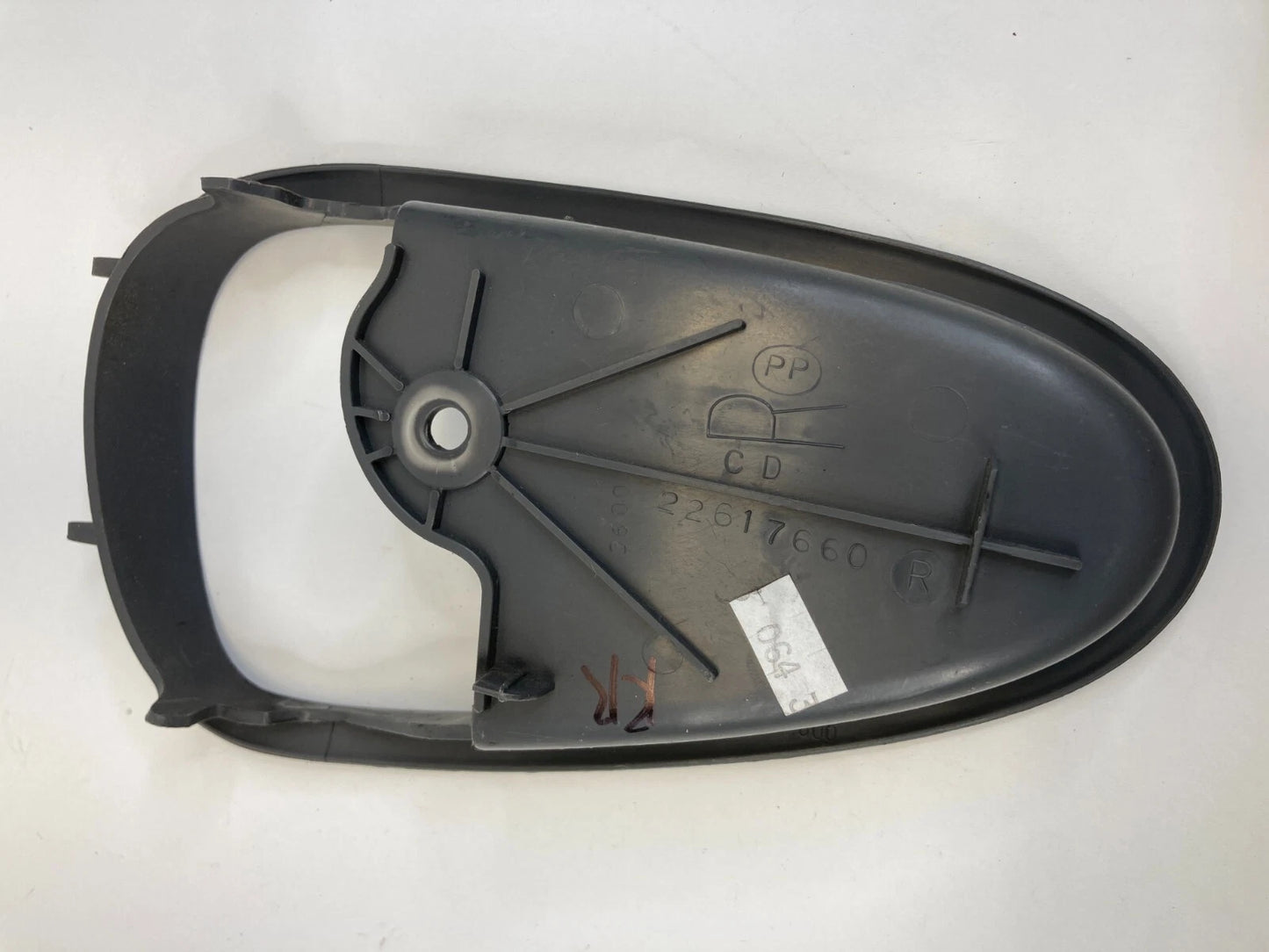 99-05 PONTIAC GRAND AM SEDAN REAR RIGHT INNER DOOR HANDLE COVER BEZEL 22617660