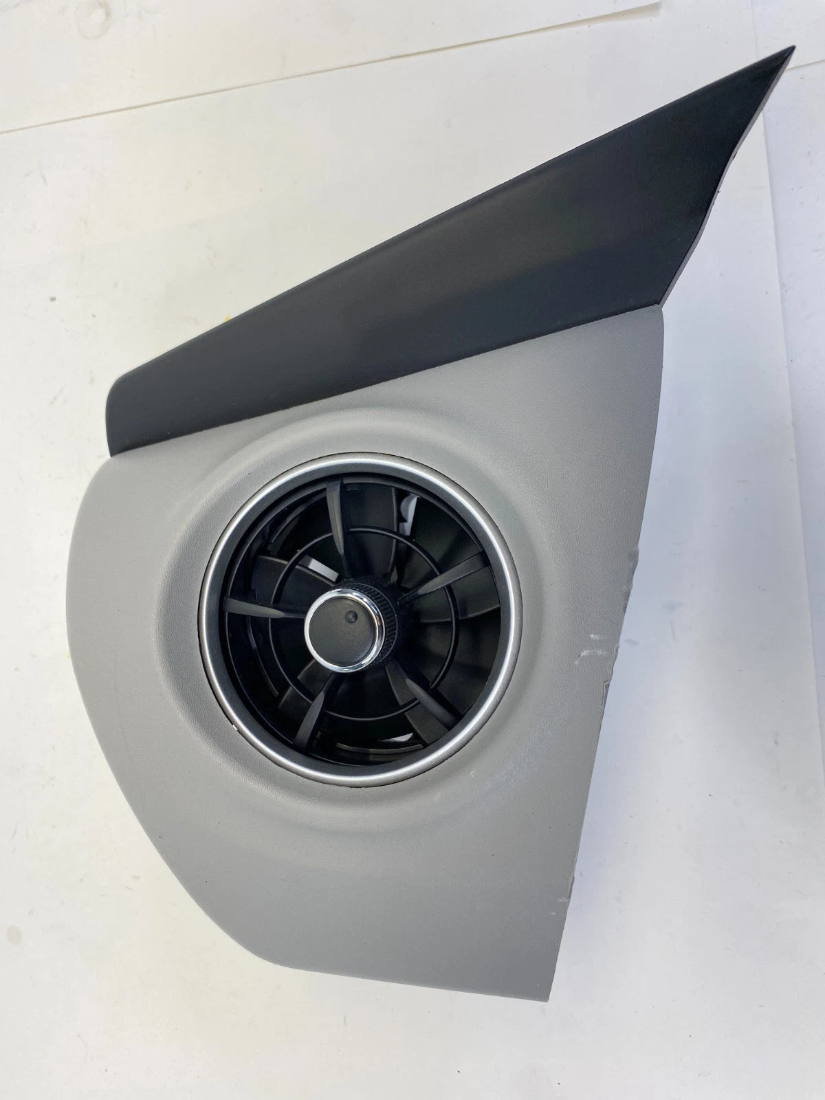 2014-2019 TOYOTA COROLLA LEFT DRIVER SIDE AC AIR VENT ASSEMBLY OEM 55404-02540