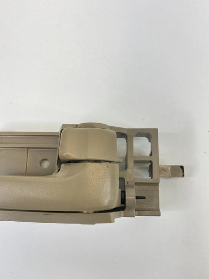 2003-2008 TOYOTA COROLLA FRONT RIGHT SIDE INTERIOR DOOR HANDLE 69273-02020 OEM