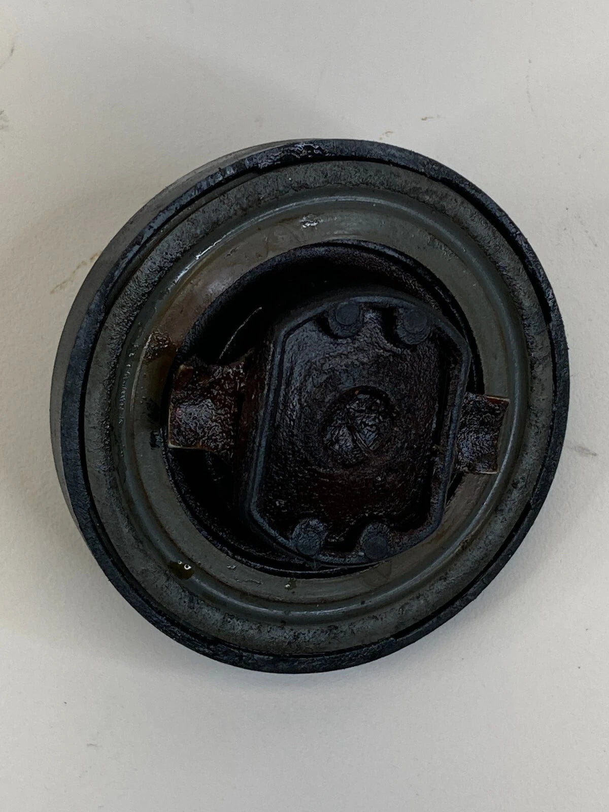 1998-2006 TOYOTA SIENNA 3.3L V6 ENGINE OIL FILLER FLUID RESERVOIR CAP LID COVER