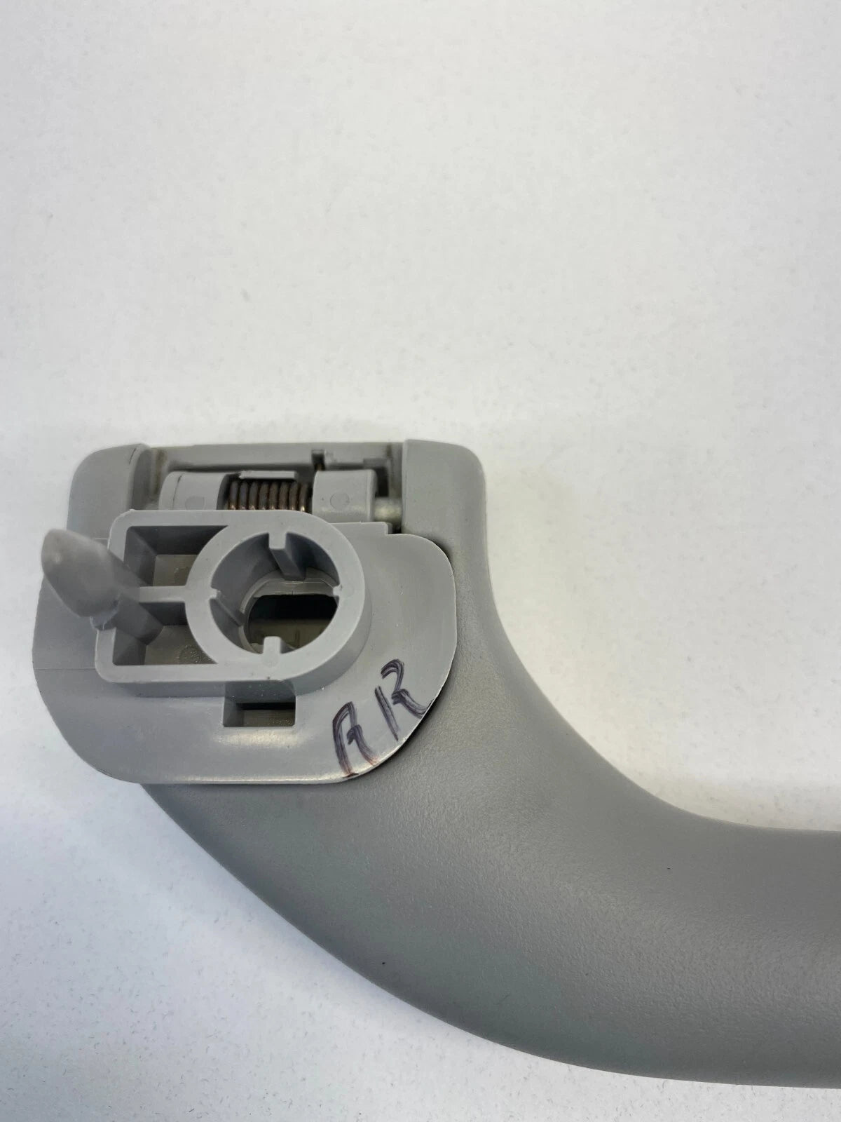 2004-2012 MITSUBISHI GALANT REAR RIGHT SIDE ROOF PANEL GRAP ASSIST HANDLE OEM