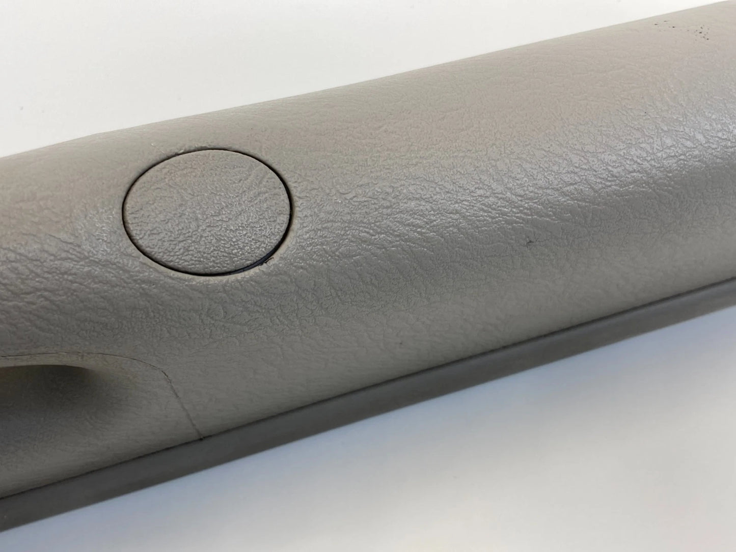 2003 2005 DODGE RAM 1500 2500 RIGHT PASSENGER A PILLAR TRIM GRAB HANDLE OEM