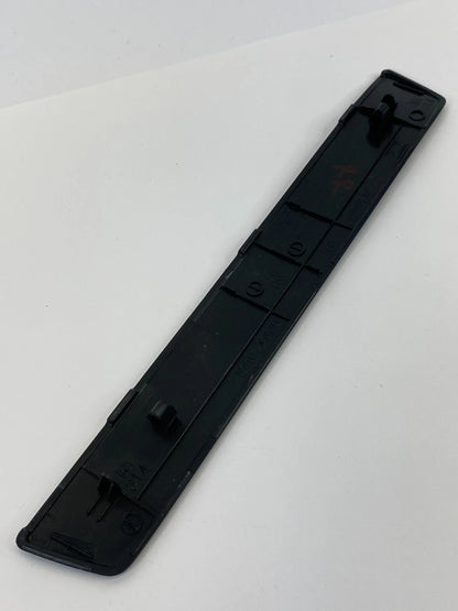 10-15 TOYOTA PRIUS REAR RIGHT SIDE DOOR SCUFF PLATE STEP TRIM PANEL 67915-47030