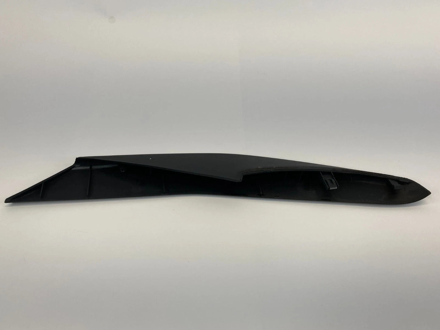 2010-2013 KIA FORTE CENTER CONSOLE RIGHT SIDE TRIM BEZEL GARNISH B27050-35026