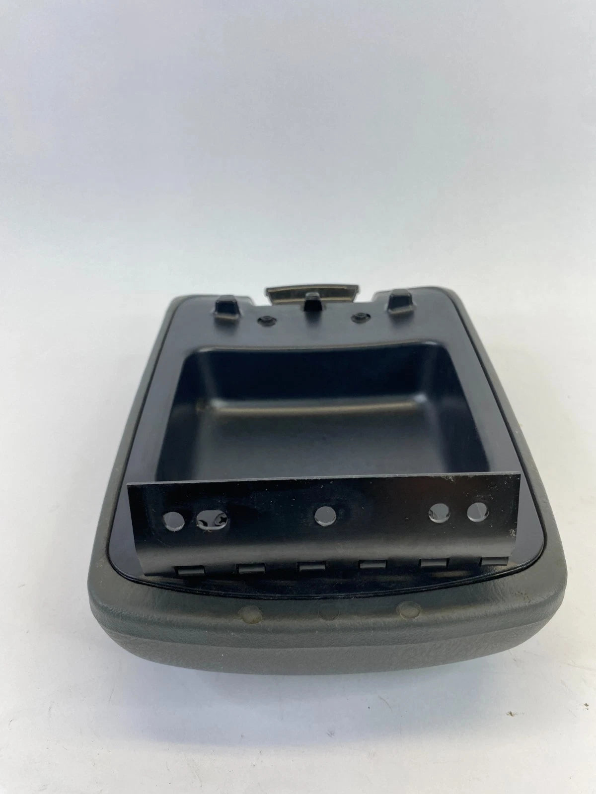 2002-2007 JEEP LIBERTY CENTER CONSOLE LID ARMREST ARM REST VINYL GRAY OEM
