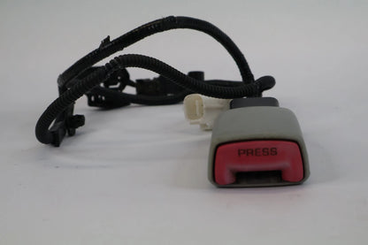 2010-2015 TOYOTA PRIUS FRONT LEFT DRIVER SIDE SEAT BELT BUCKLE E034501 OEM