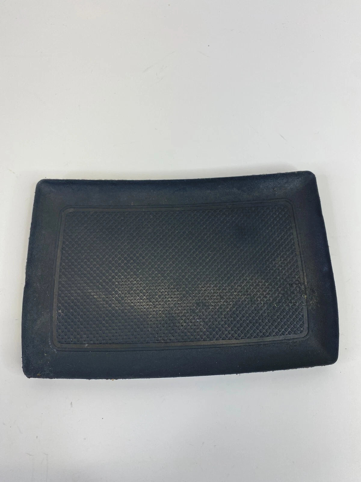 2009 2010 2011 KIA BORREGO CENTER CONSOLE MAT LINER INSERT E84680-2J020 OEM