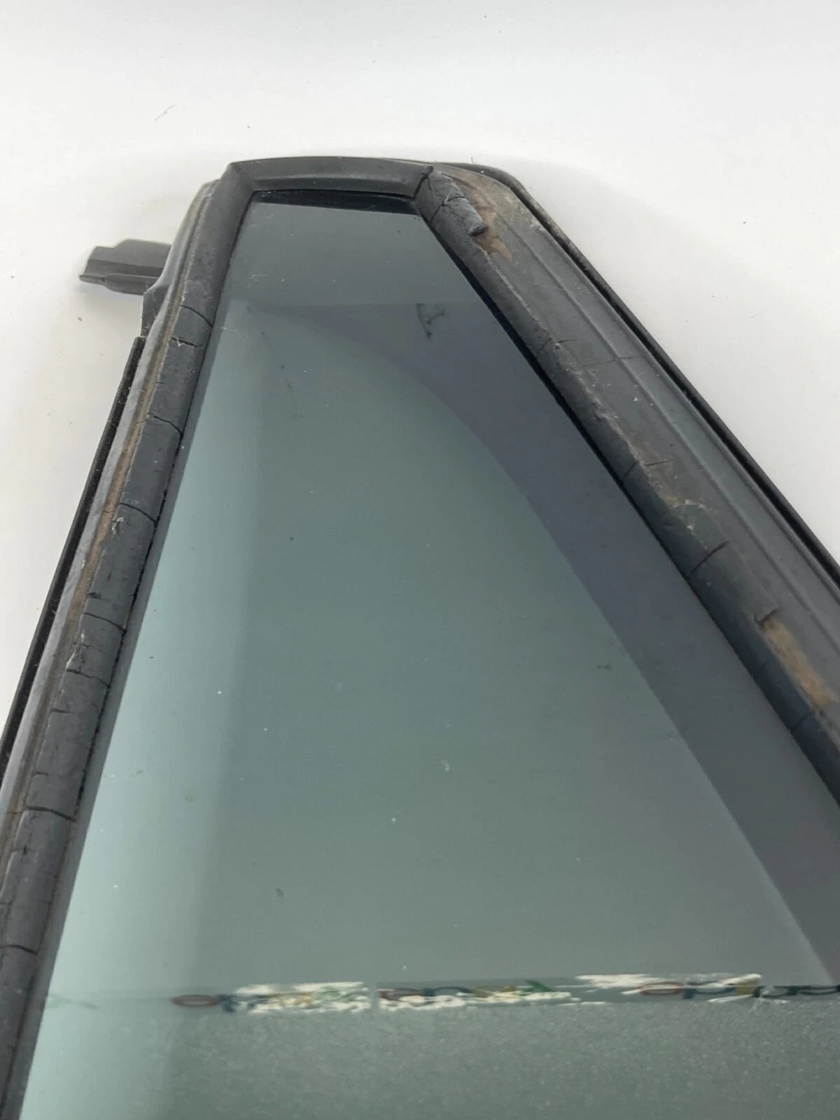 2007-2014 FORD EDGE REAR LEFT SIDE QUARTER VENT WINDOW GLASS 7T43-7825831-A OEM