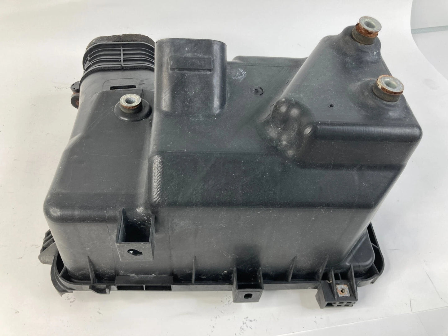 2005 2006 TOYOTA SIENNA 3.3L AIR INTAKE CLEANER BOX HOUSING LOWER COVER OEM