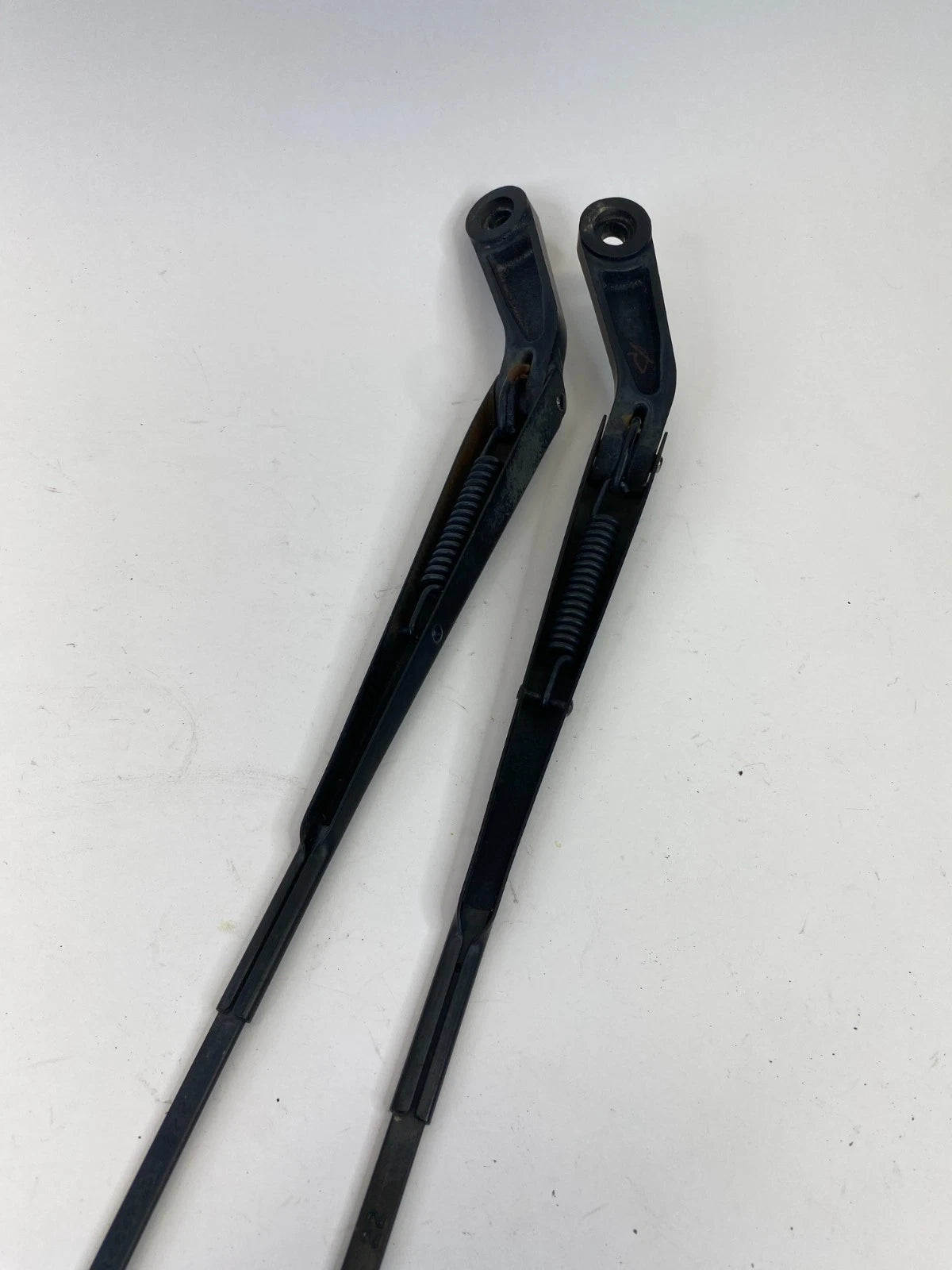 2000-2002 ISUZU TROOPER FRONT LH DRIVER & RH PASSENGER WINDSHIELD WIPER ARM OEM