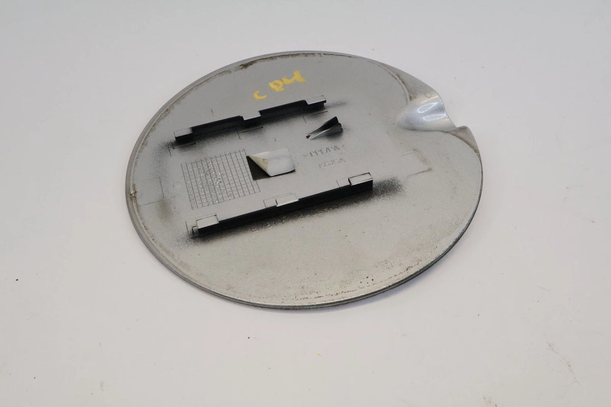 2012-2018 FORD FOCUS SEDAN FUEL GAS TANK FILLER DOOR LID COVER SILVER OEM