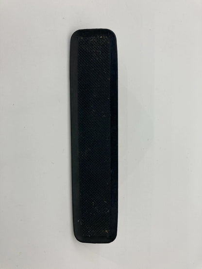 2003 2004 2005 2006 KIA SORENTO CENTER CONSOLE CUP STORAGE COVER RUBBER MAT OEM