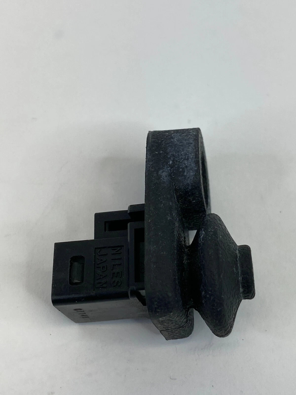 08 09 10 11 NISSAN ROGUE FRONT RIGHT SIDE DOOR LIGHT AJAR SWITCH JAMB SENSOR OEM