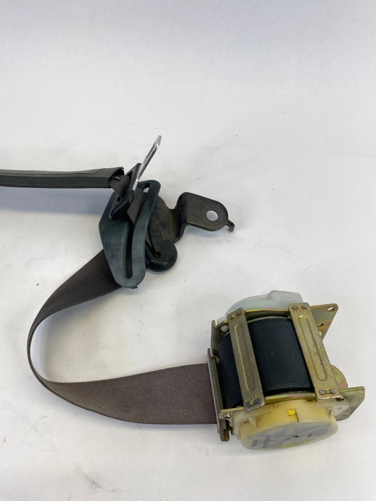 2001-2005 MITSUBISHI ECLIPSE CONVERTIBLE FRONT RIGHT PASSENGER SIDE SEAT BELT