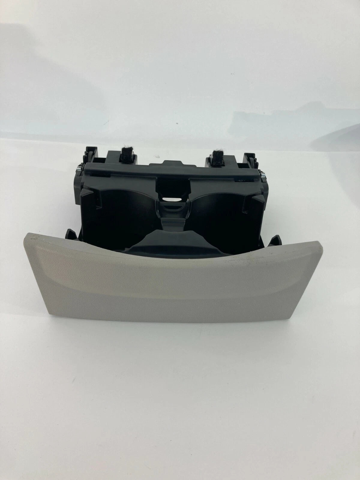 2009-2014 VOLKSWAGEN ROUTAN CENTER DASH LOWER CUP HOLDER CUPHOLDER ASSEMBLY OEM
