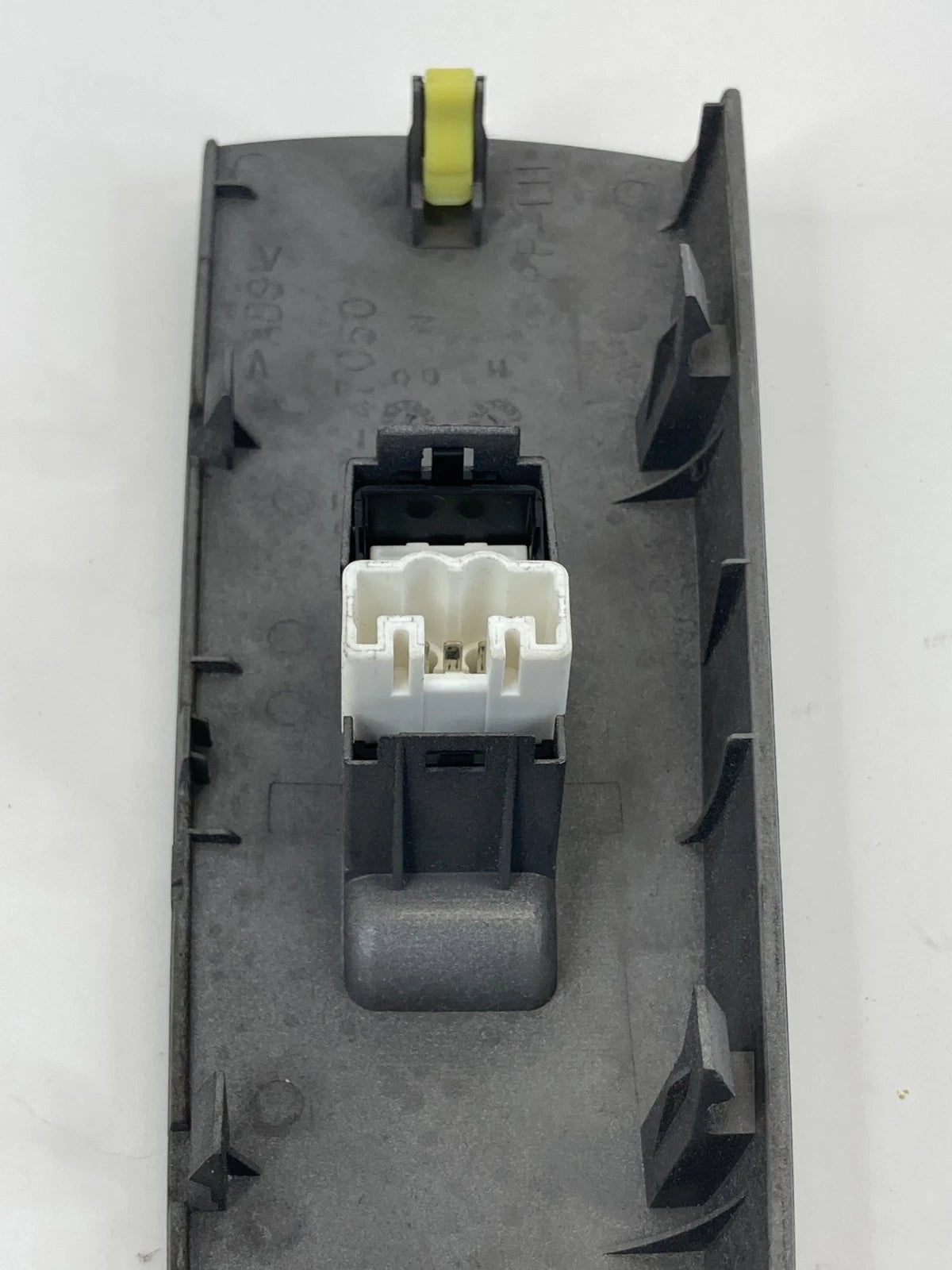 04-09 TOYOTA PRIUS REAR LEFT DOOR WINDOW CONTROL SWITCH COVER BEZEL 74272-47050