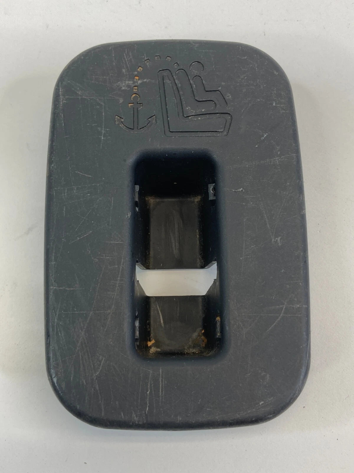 2010 2011 KIA SOUL REAR DECK CHILD ANCHOR CAP LID TRIM BEZEL 89391-2K020