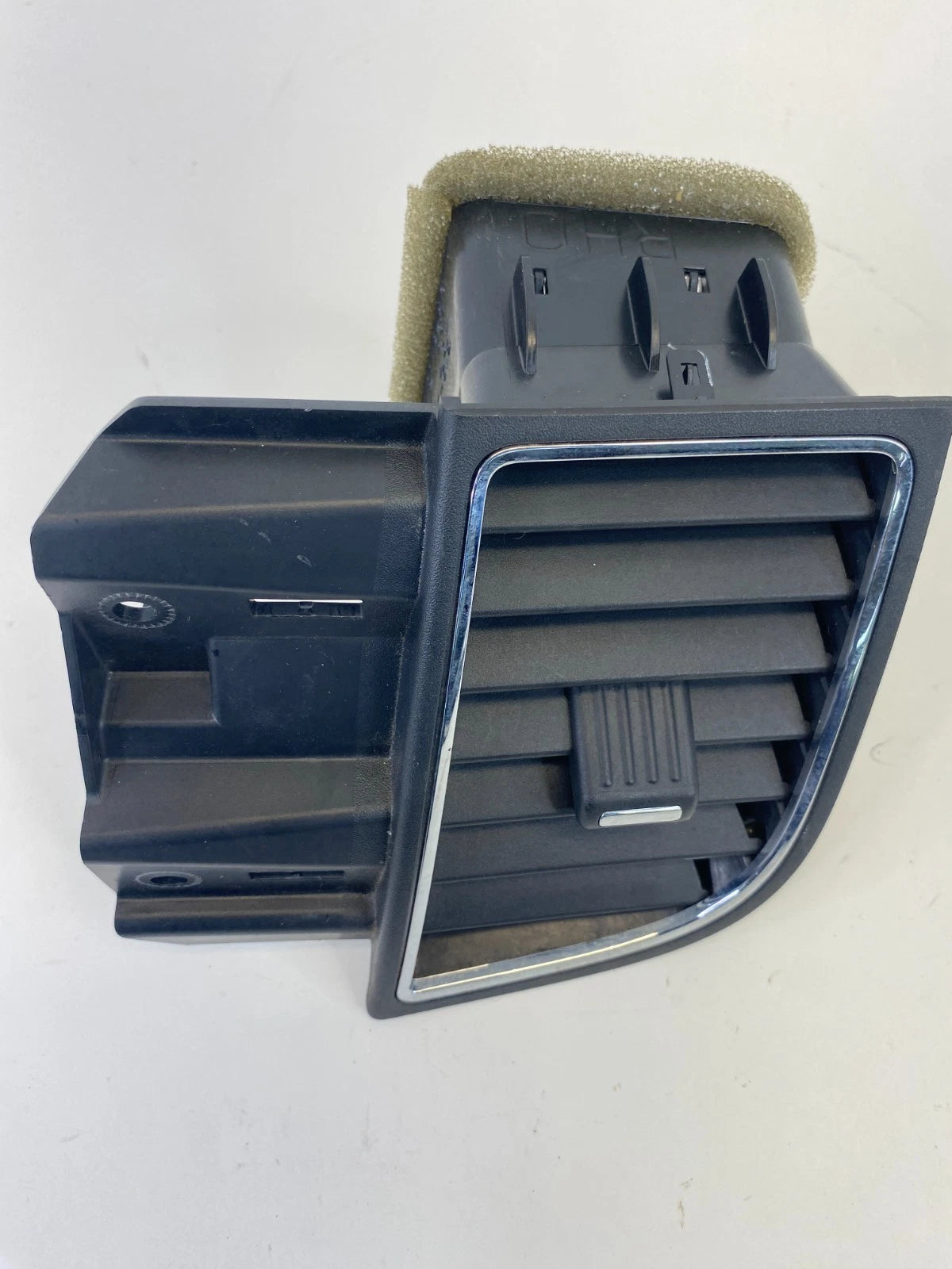 2013-2019 Ford Taurus Dash Right Side AC Air Vent G13-54046B30-A OEM