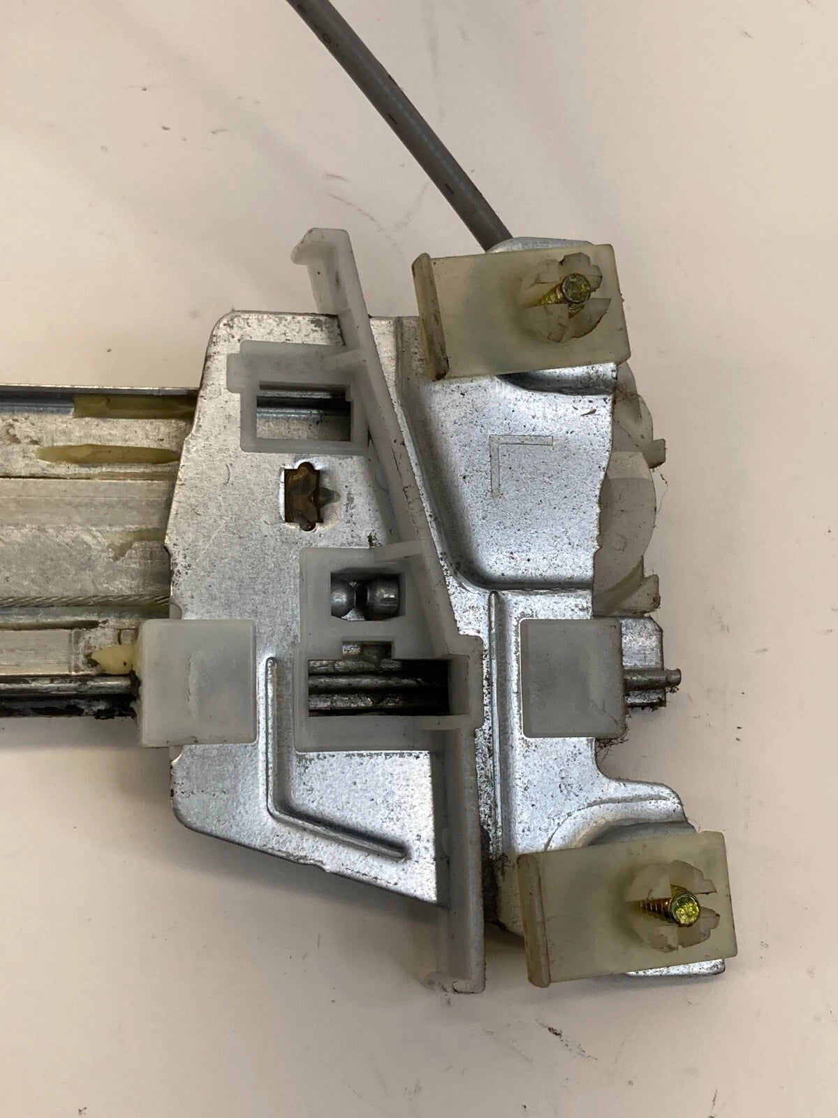 2000-2006 MAZDA MPV REAR LEFT REAR DOOR WINDOW REGULATOR MOTOR CM010400F OEM