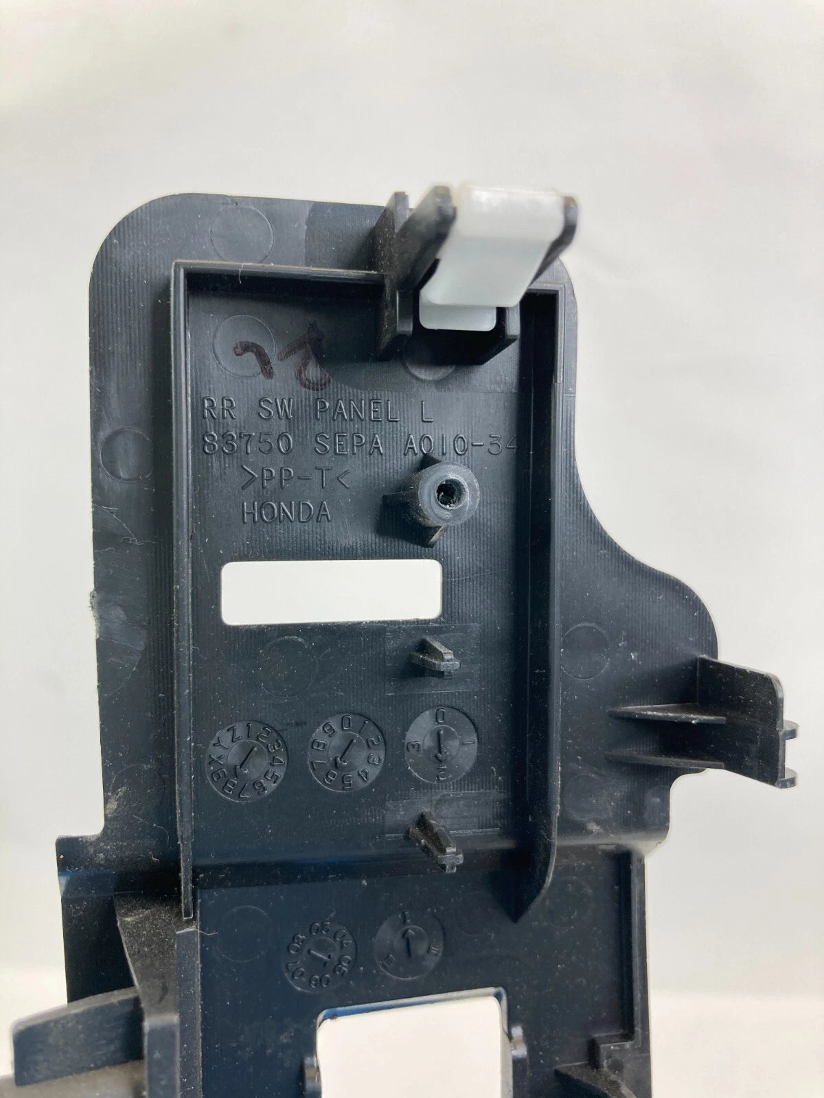 04-08 ACURA TL REAR LEFT SIDE DOOR WINDOW SWITCH COVER BEZEL 83750-SEPA-A010-34