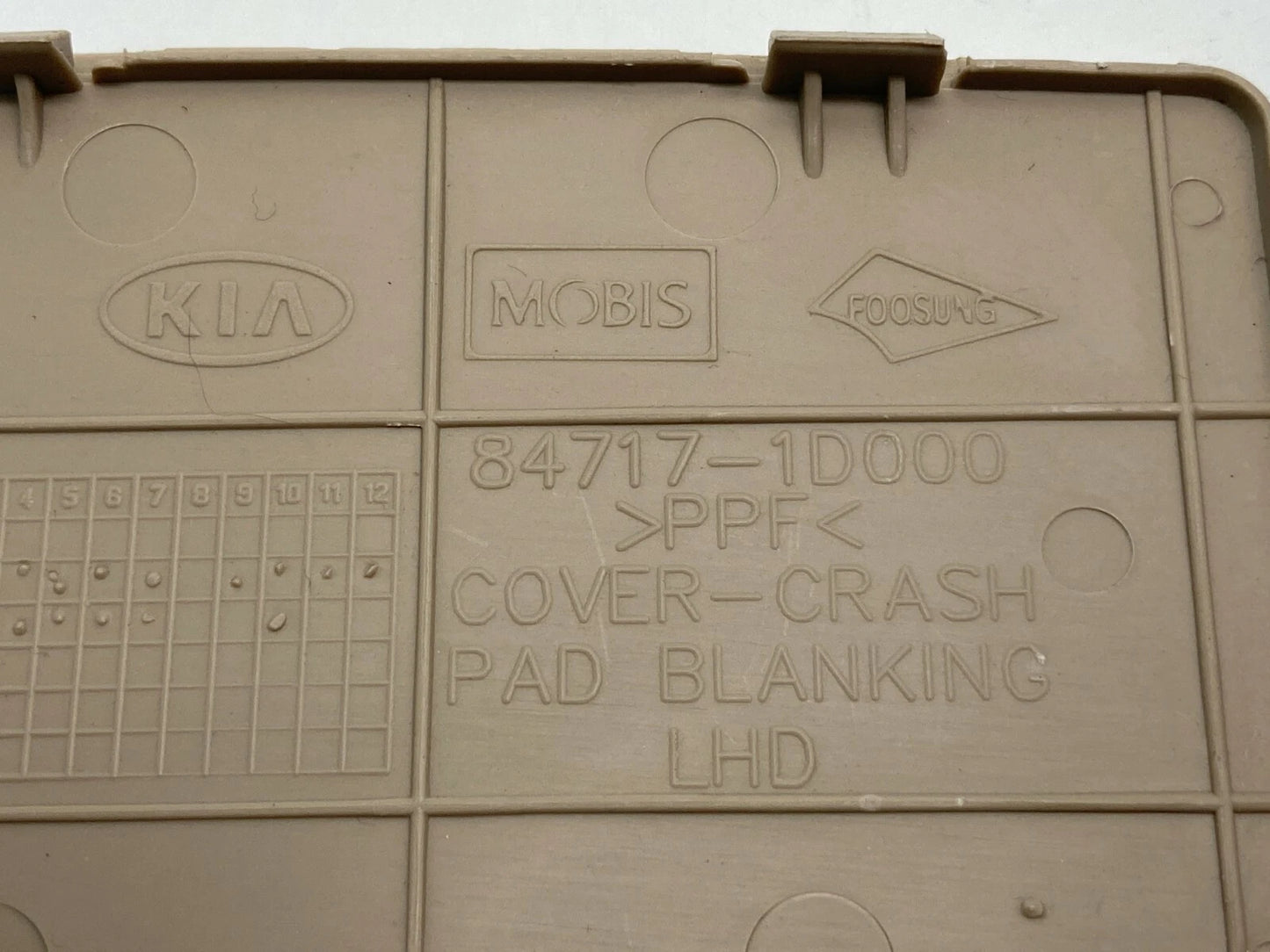 2008 KIA RONDO SPORT LEFT SIDE COVER CRASH PAD BLANKING CAP 84717-1D000 OEM
