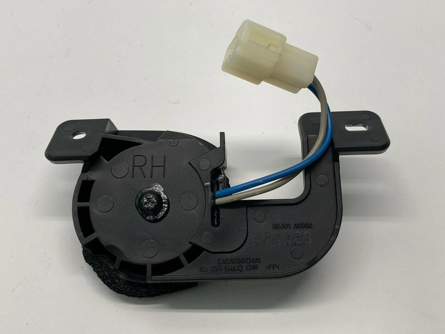 2005 2006 2007 2008 2009 SUBARU OUTBACK LEGACY RIGHT PASSENGER TWEETER SPEAKER