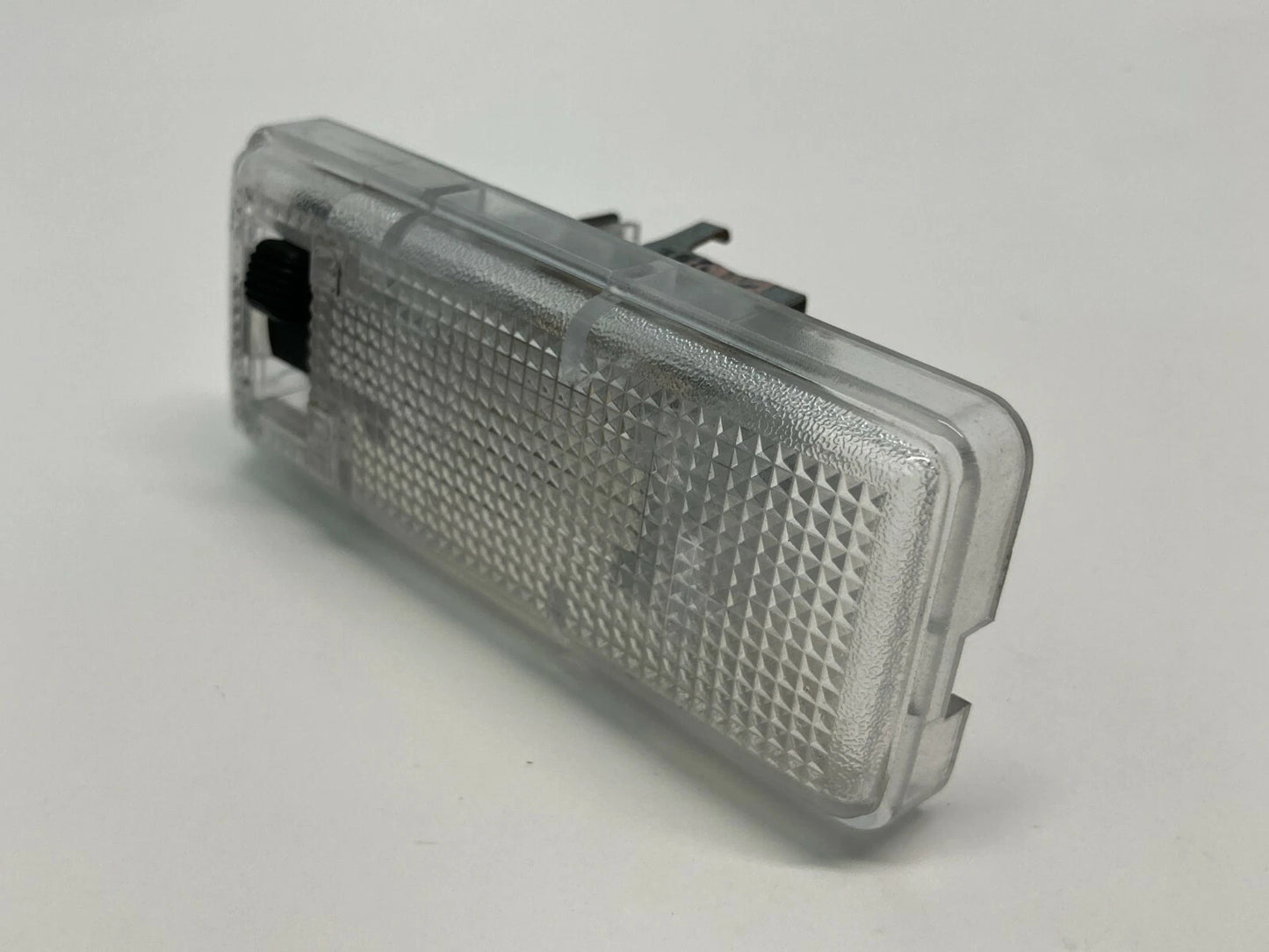 2004 04 MAZDA MPV REAR HATCH CARGO TRUNK DOME MAP LIGHT LAMP OEM