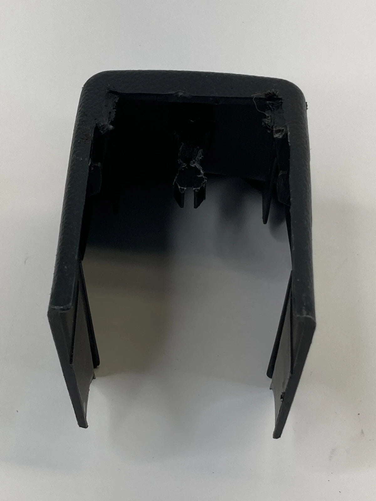 2012-2015 CHEVROLET CAPTIVA SPORT FRONT LEFT DRIVER SEAT TRACK END CAP COVER