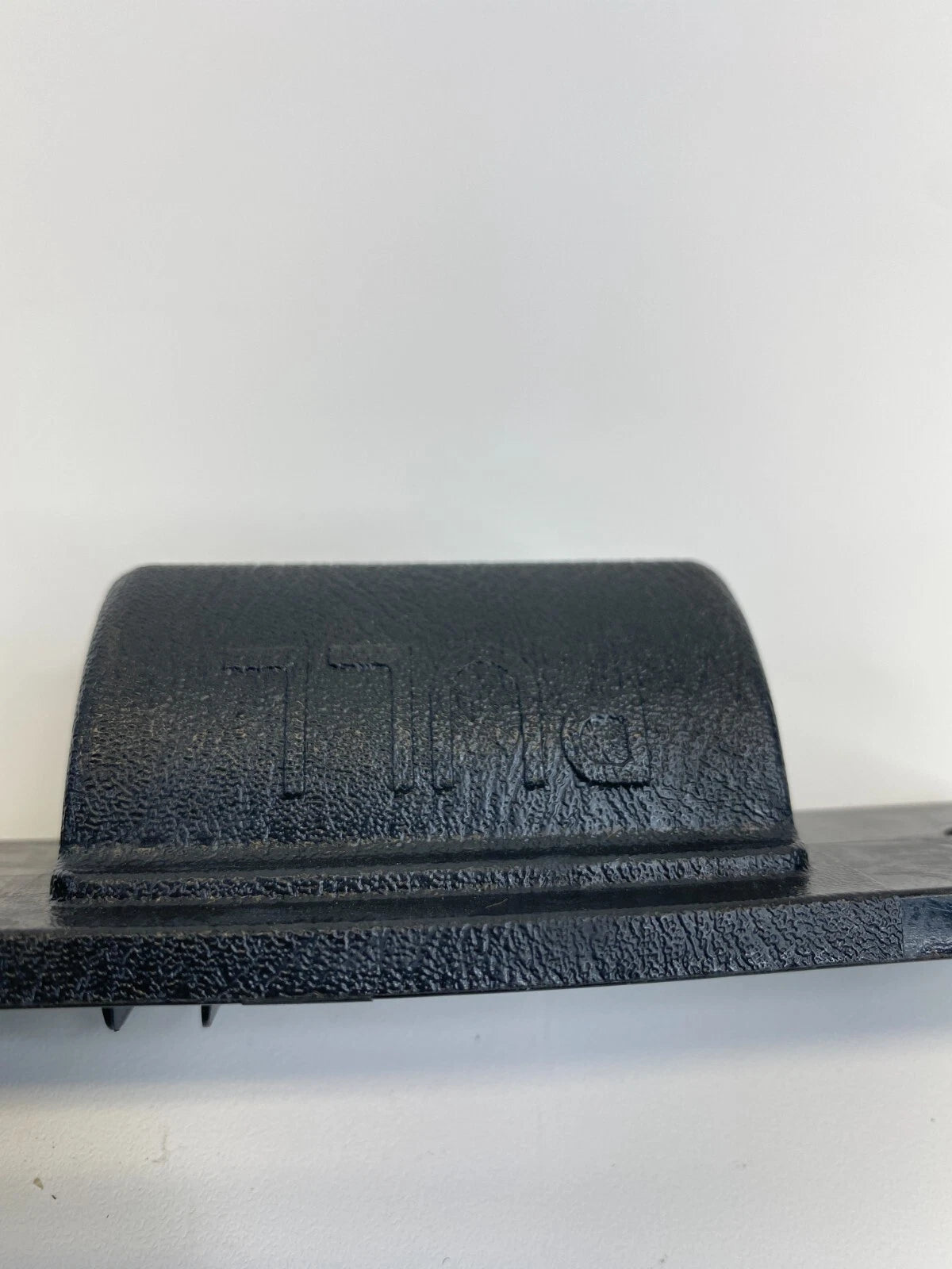 2006-2010 INFINITI M35 REAR TRUNK DECK LID INTERIOR PULL HANDLE ASSEMBLY OEM