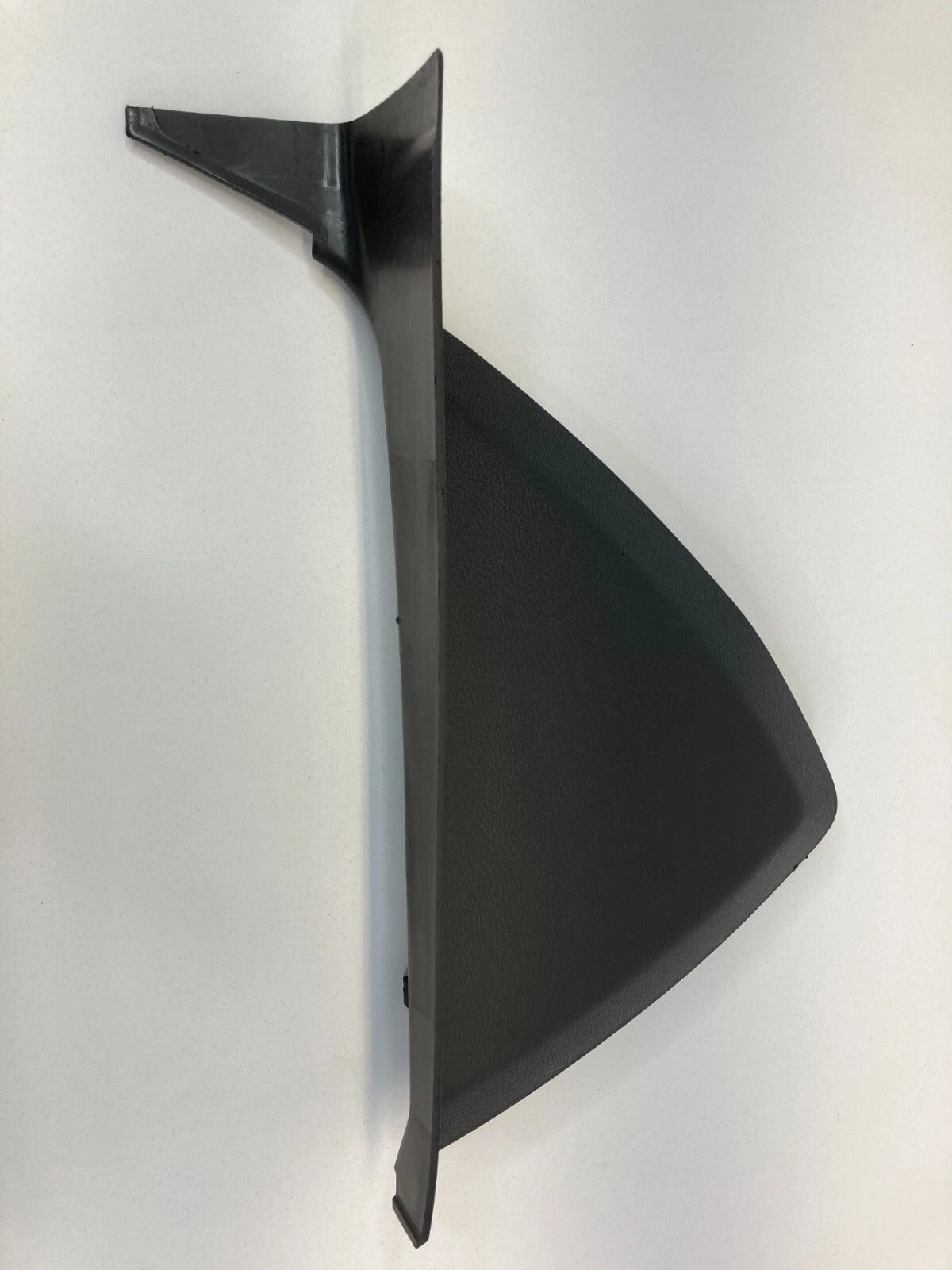 2012-2018 FORD FOCUS FRONT PASSENGER SIDE DASH END CAP COVER BEZEL TRIM OEM