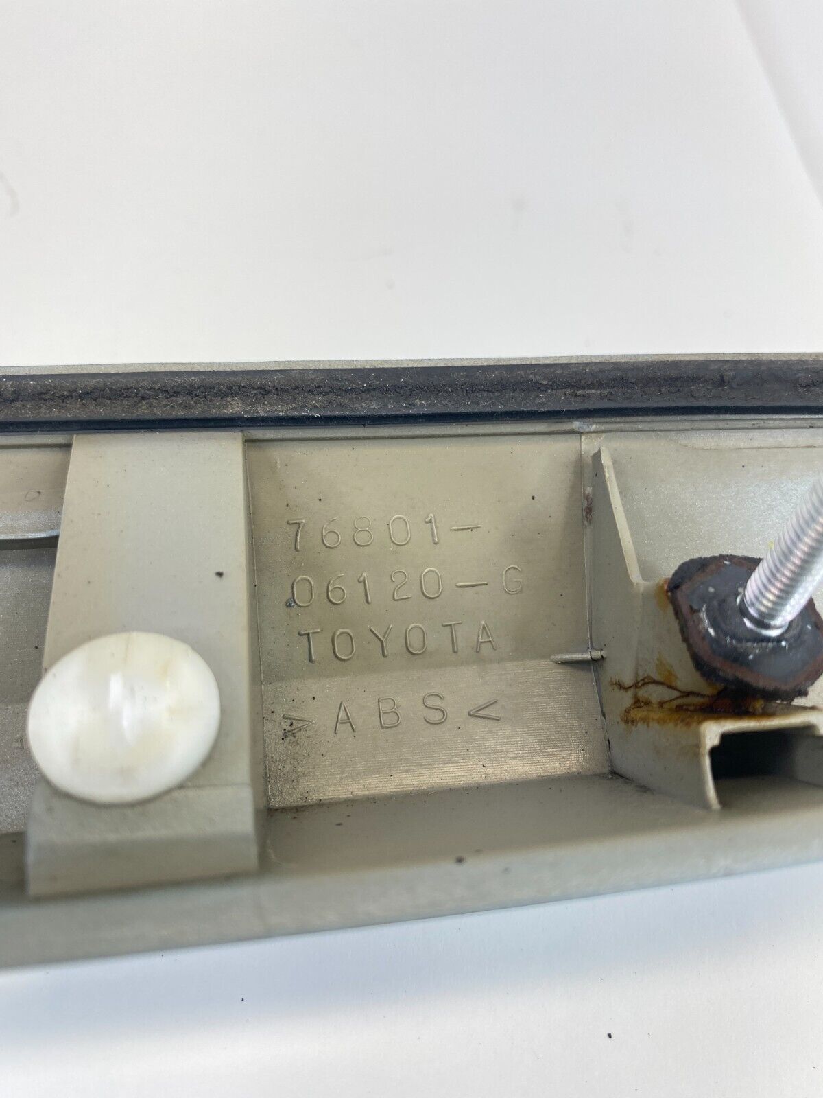 07-11 Toyota Camry Sedan Rear Trunk Lid Molding Trim Panel W/ Emblem 7680106120G