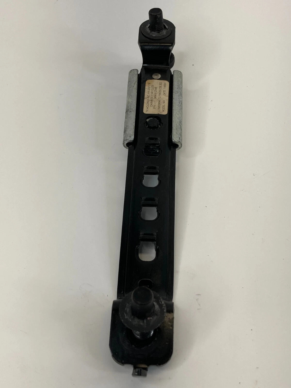 06-10 CHRYSLER 300 FRONT RIGHT PASSENGER SIDE SEAT BELT ADJUSTER 04649125AB OEM