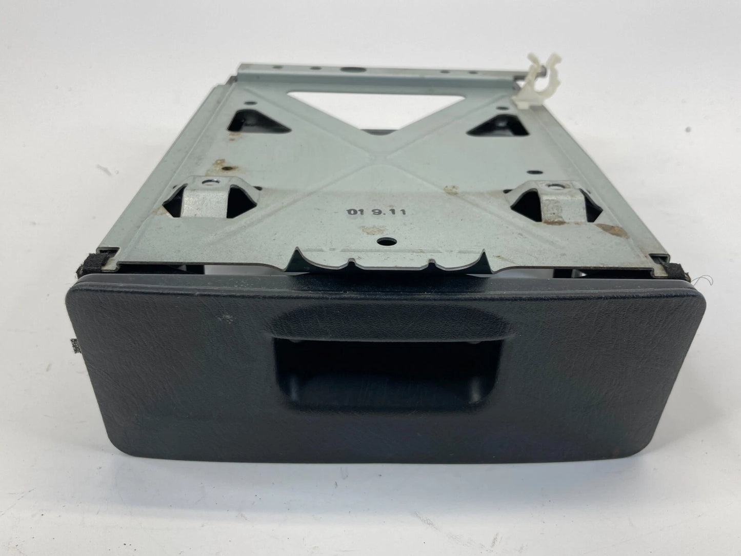 2001-2004 NISSAN PATHFINDER REAR CENTER CONSOLE DUAL CUP HOLDER CUPHOLDER OEM