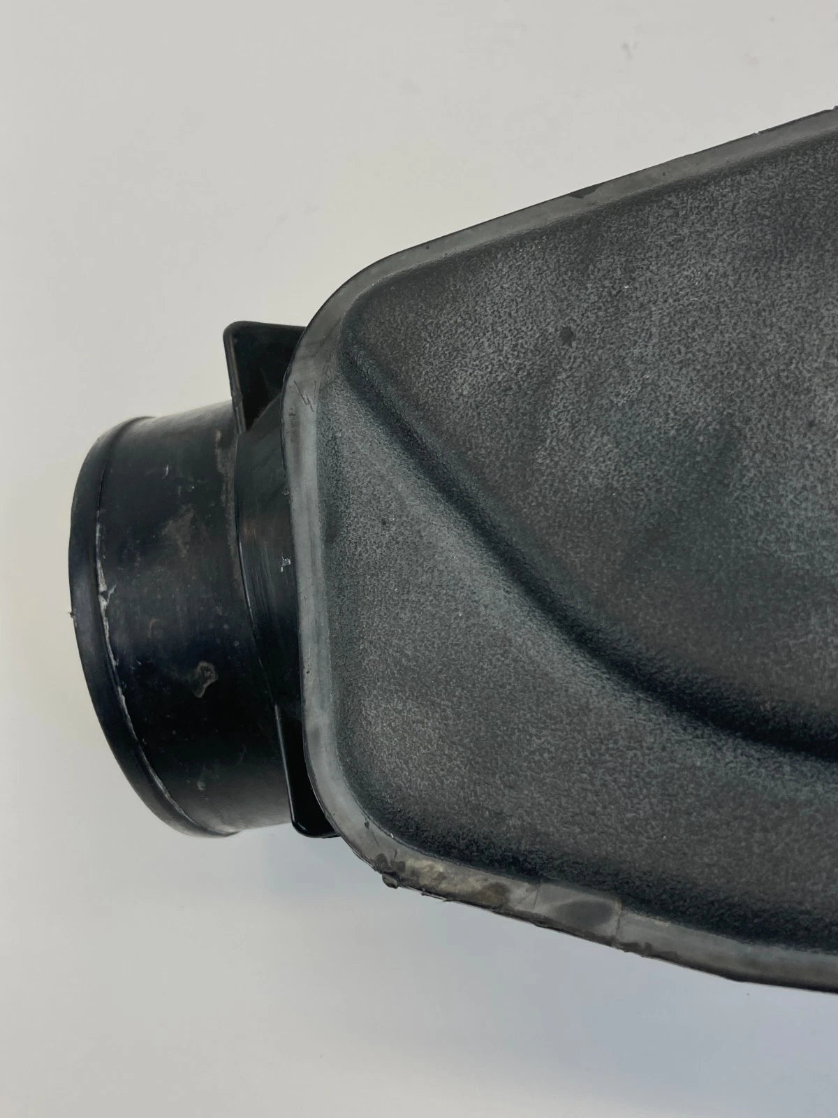 2006 2007 2008 INFINITI M35 AIR INTAKE TUBE RESONATOR BOX W/ HOSE OEM