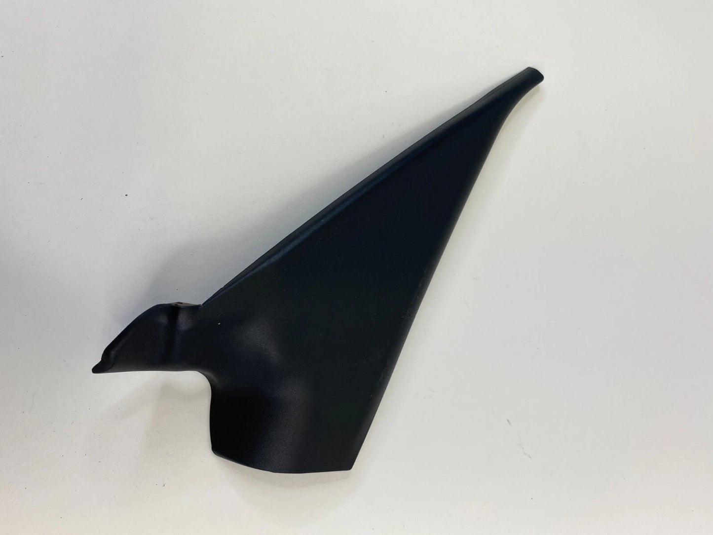 06-13 AUDI A3 FRONT RIGHT SIDE INTERIOR DOOR CORNER COVER TRIM 8P4-858-706A OEM