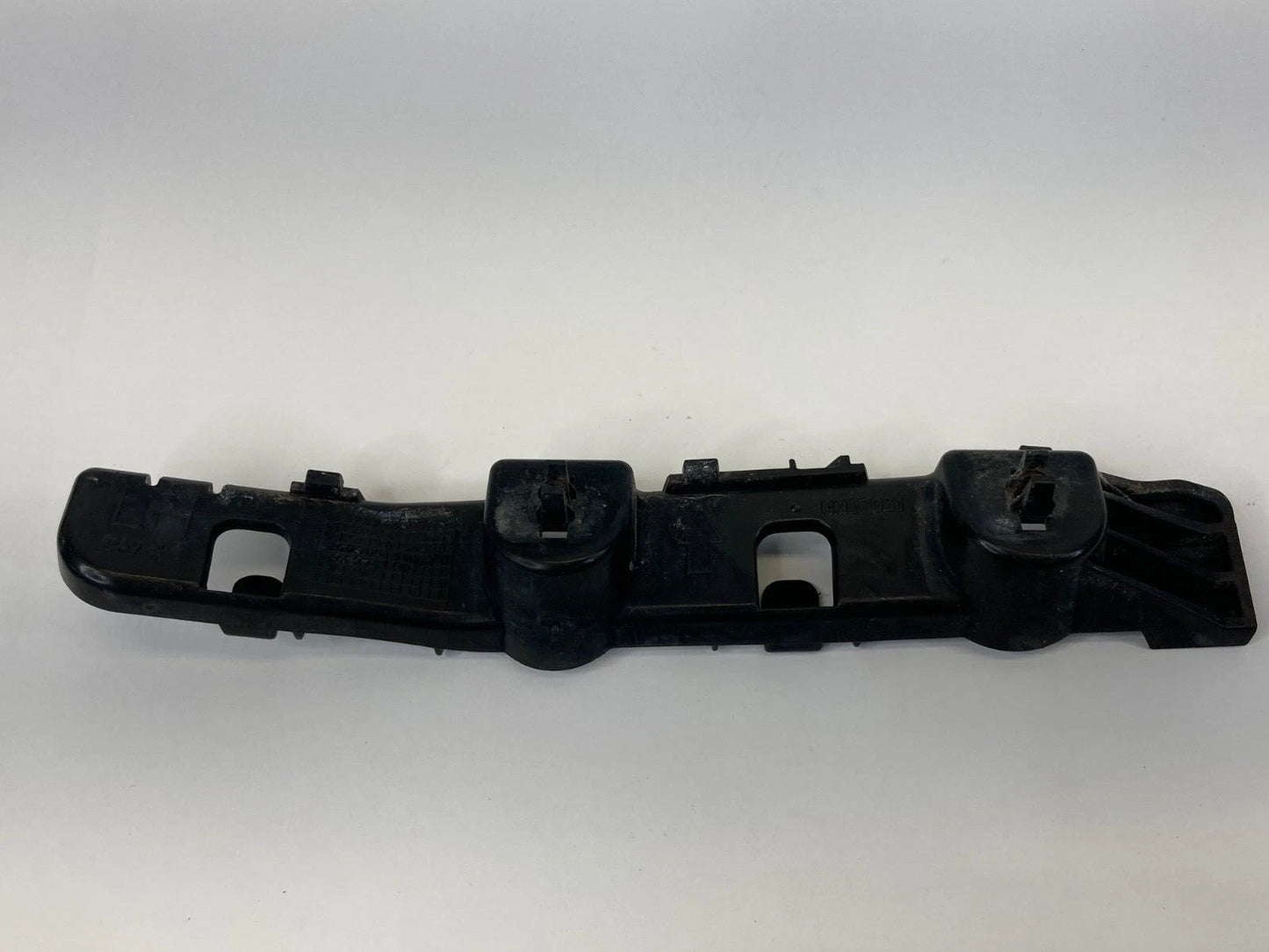 07-12 NISSAN ALTIMA SEDAN FRONT LEFT SIDE BUMPER BRACKET 62221-JA000 OEM