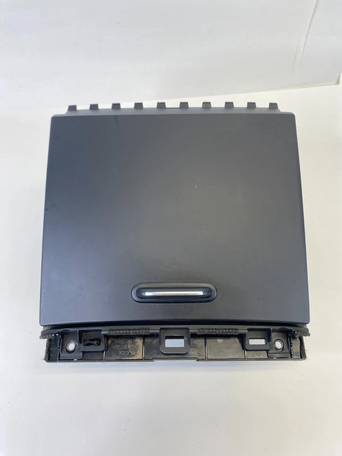 16 17 18 KIA SORENTO CENTER CONSOLE STORAGE TRIM TRAY W/ CHARGERS AUX & USB OEM