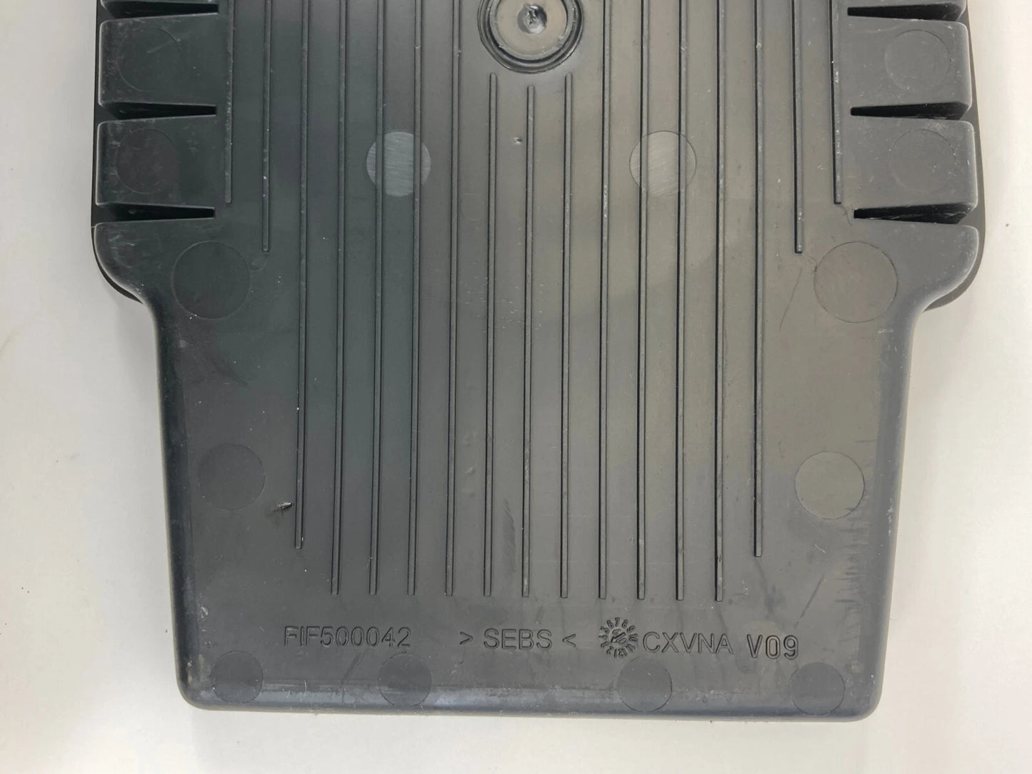 06-09 LAND ROVER RANGE ROVER SPORT CENTER CONSOLE STORAGE BOX TRAY RUBBER MAT