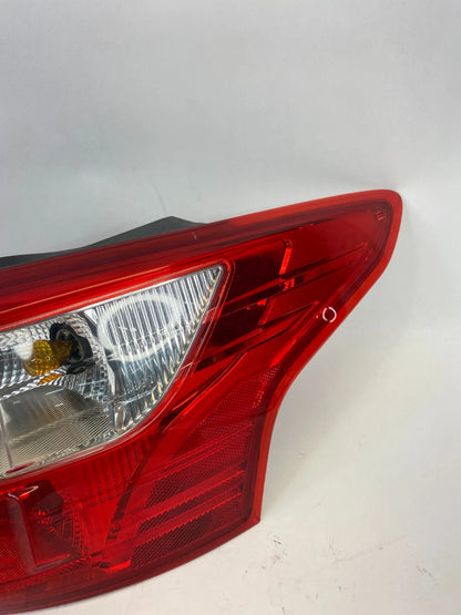 2012 2013 2014 FORD FOCUS SEDAN RIGHT PASSENGER OUTER TAIL LIGHT TAILLAMP OEM
