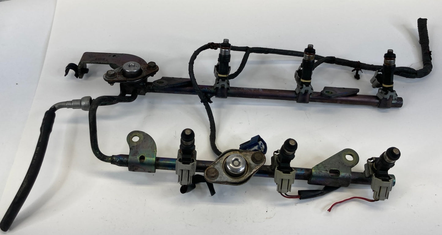 2004-2006 Nissan Altima 3.5L V6 A/T Engine Fuel Injection Rail W/ Injectors Assy