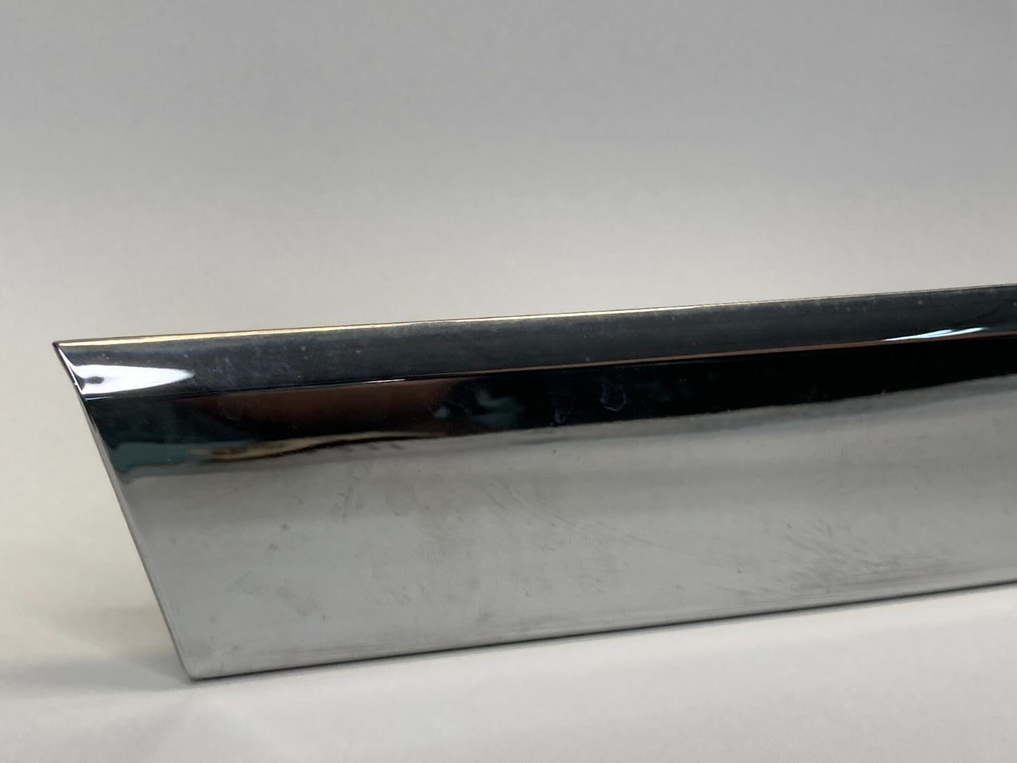 2013-2016 Chevrolet Cruze Rear Trunk License Plate Cover Trim Molding Assy OEM