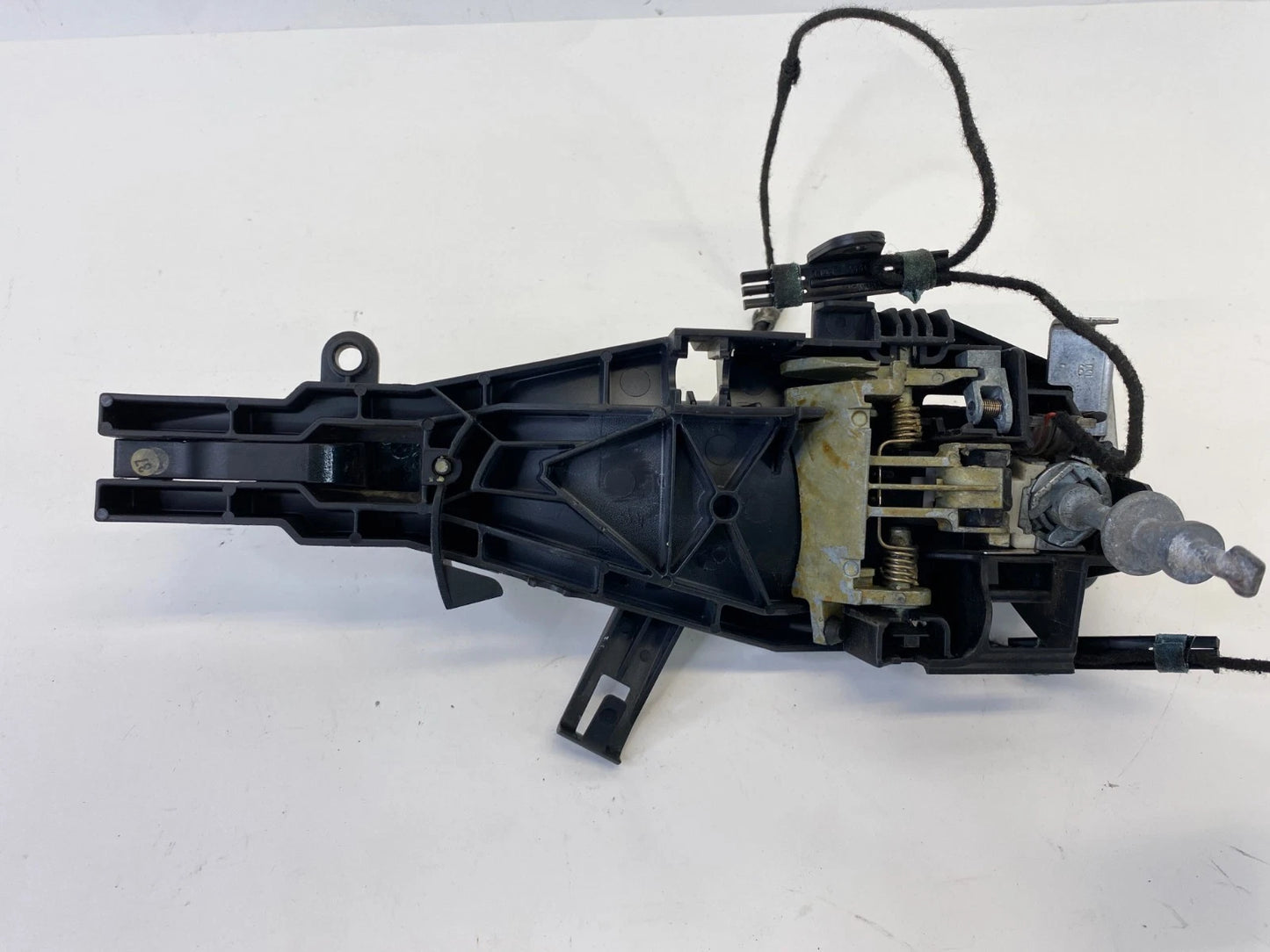 2007 2008 BMW 328XI SEDAN FRONT LEFT SIDE EXTERIOR DOOR HANDLE W/ LIGHT WIRE OEM