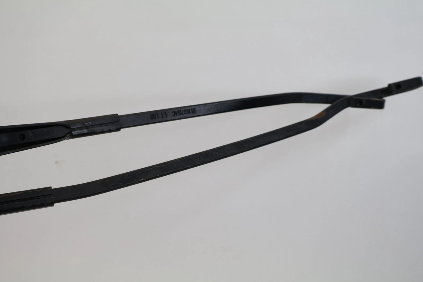 2008-2010 DODGE AVENGER FRONT WINDSHIELD WIPER ARMS LEFT RIGHT PAIR OEM