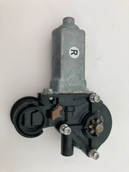 2003-2008 TOYOTA MATRIX FRONT RIGHT PASSENGER SIDE DOOR WINDOW MOTOR 85720AA050