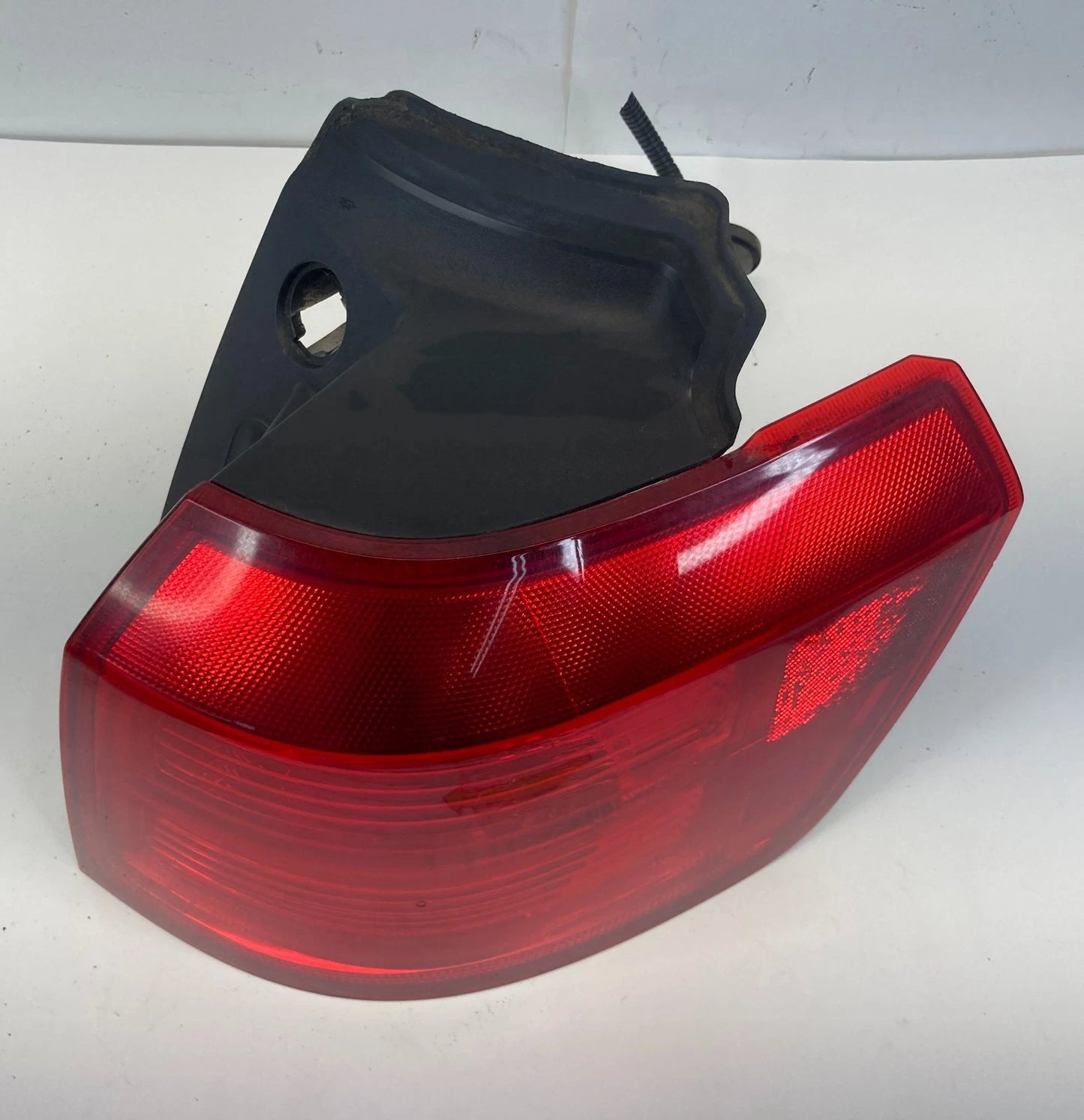 2010-2017 GMC TERRAIN FRONT RIGHT PASSENGER OUTER TAIL LIGHT LAMP BRAKE UNIT OEM